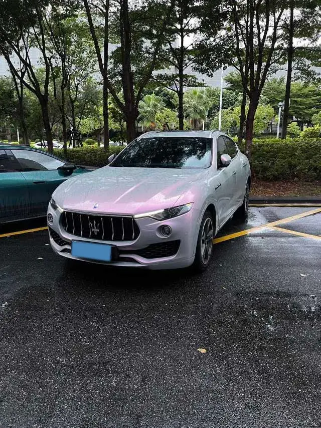 2016 MASERATI LEVANTE view 1