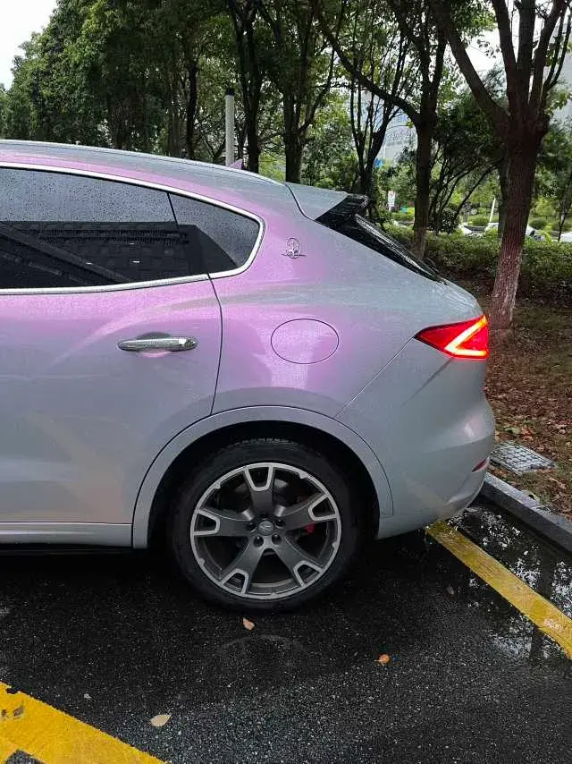 2016 MASERATI LEVANTE thumbnail 3