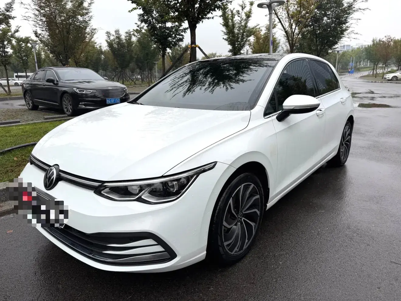 2023 VOLKSWAGEN GOLF view 1