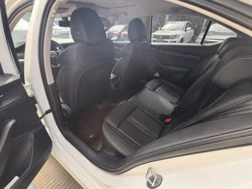 2023 SKODA OCTAVIA thumbnail 3