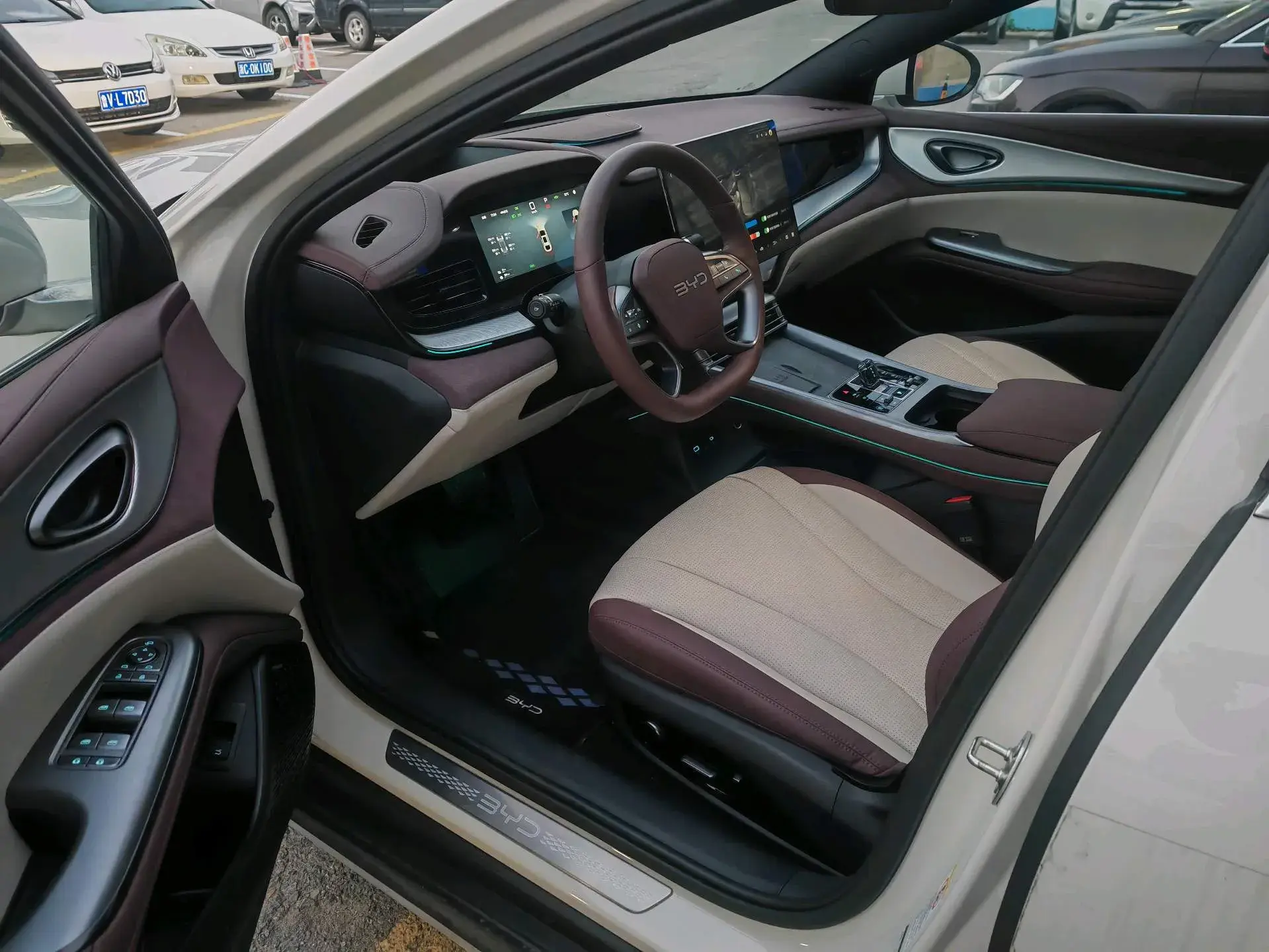 2025 BYD SEAL07 thumbnail 3