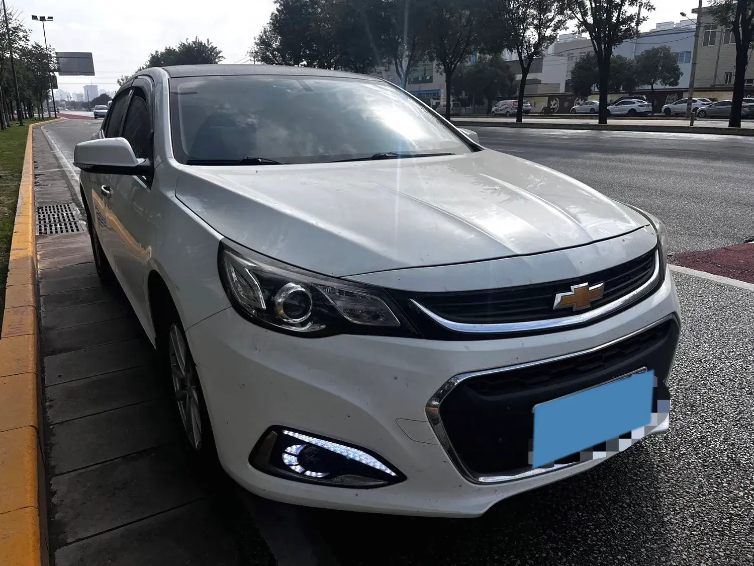 2018 CHEVROLET MALIBU thumbnail 3