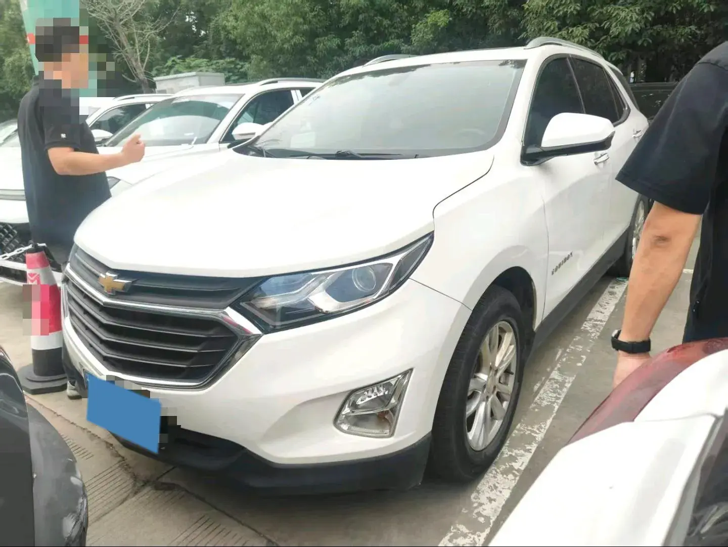 2019 CHEVROLET EQUINOX view 1