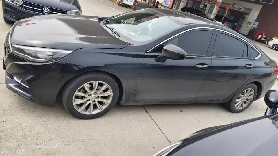 2018 HONGQI H5 thumbnail 2