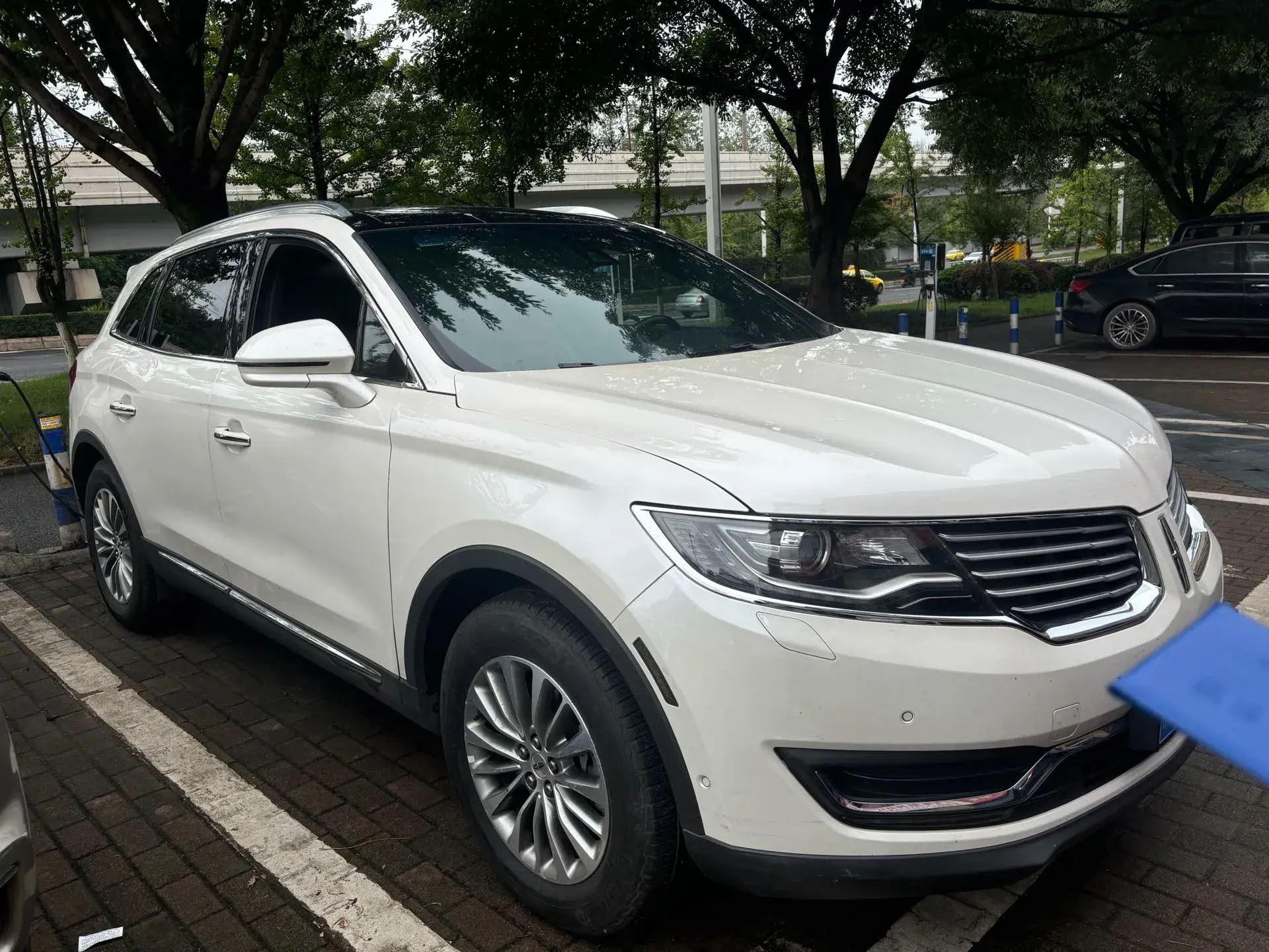2018 LINCOLN MKX thumbnail 3