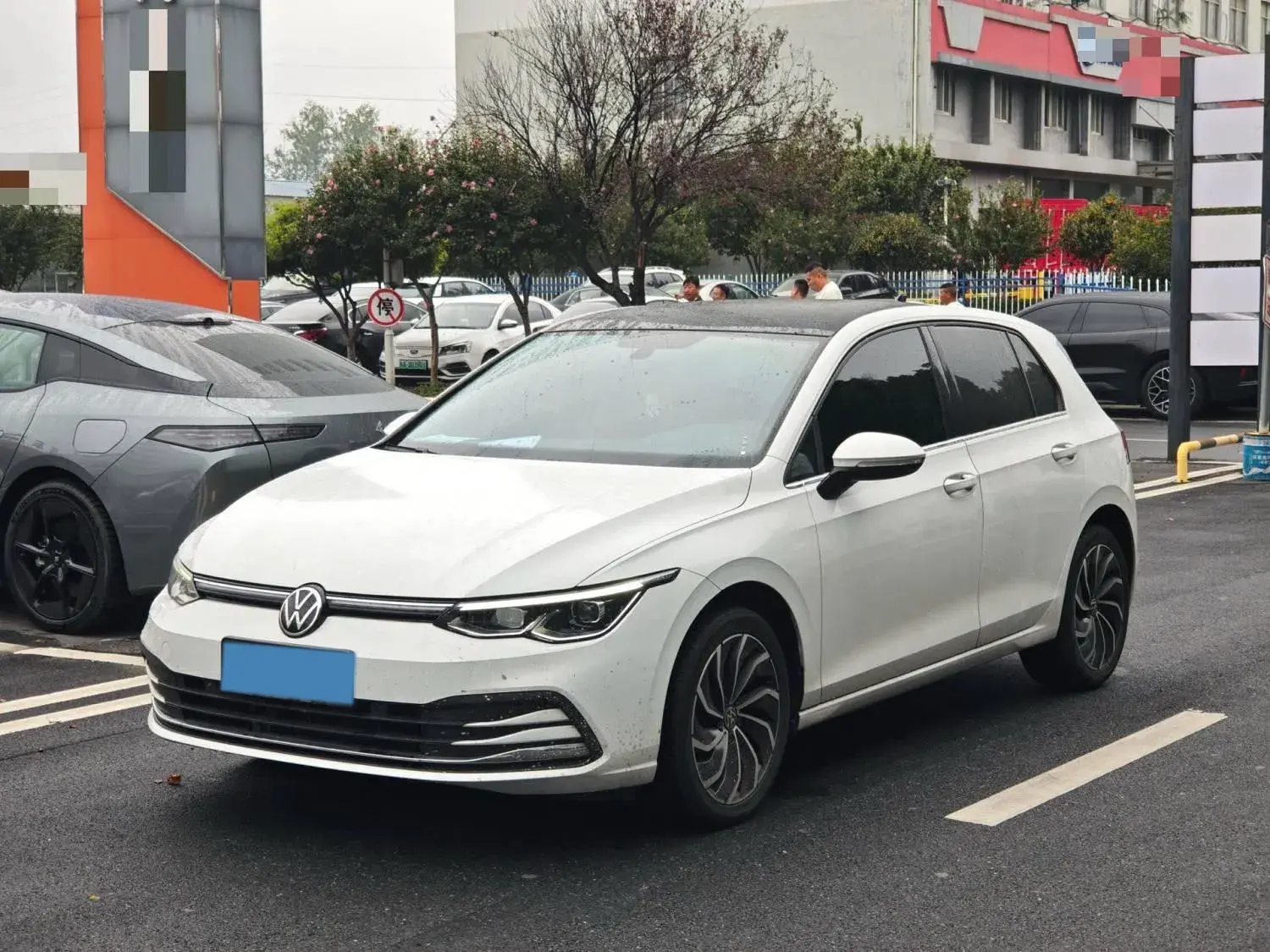 2021 VOLKSWAGEN GOLF view 1