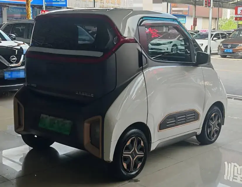 2018 BAOJUN E200 thumbnail 3