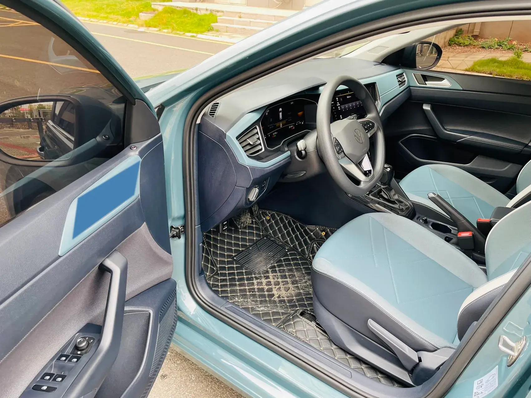 2023 VOLKSWAGEN LAVIDA thumbnail 4