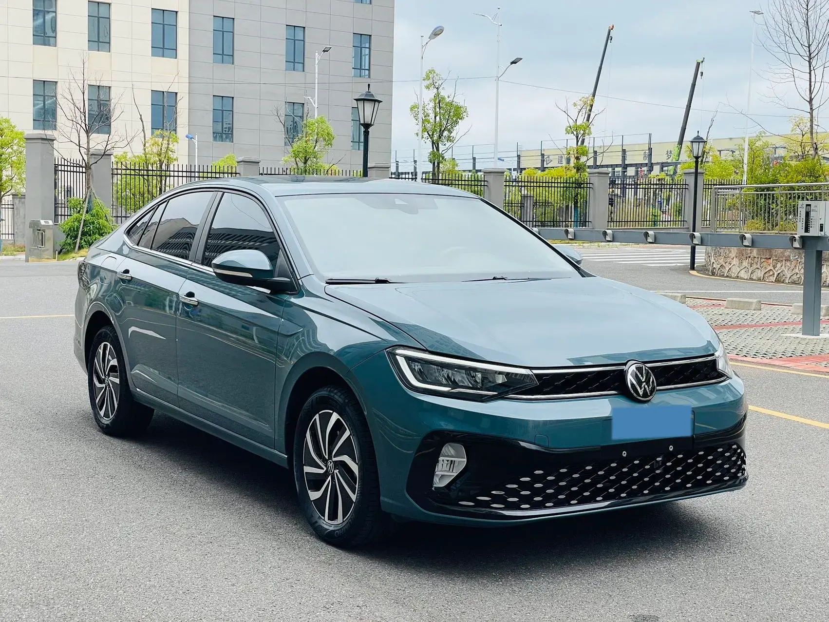 2023 VOLKSWAGEN LAVIDA thumbnail 3