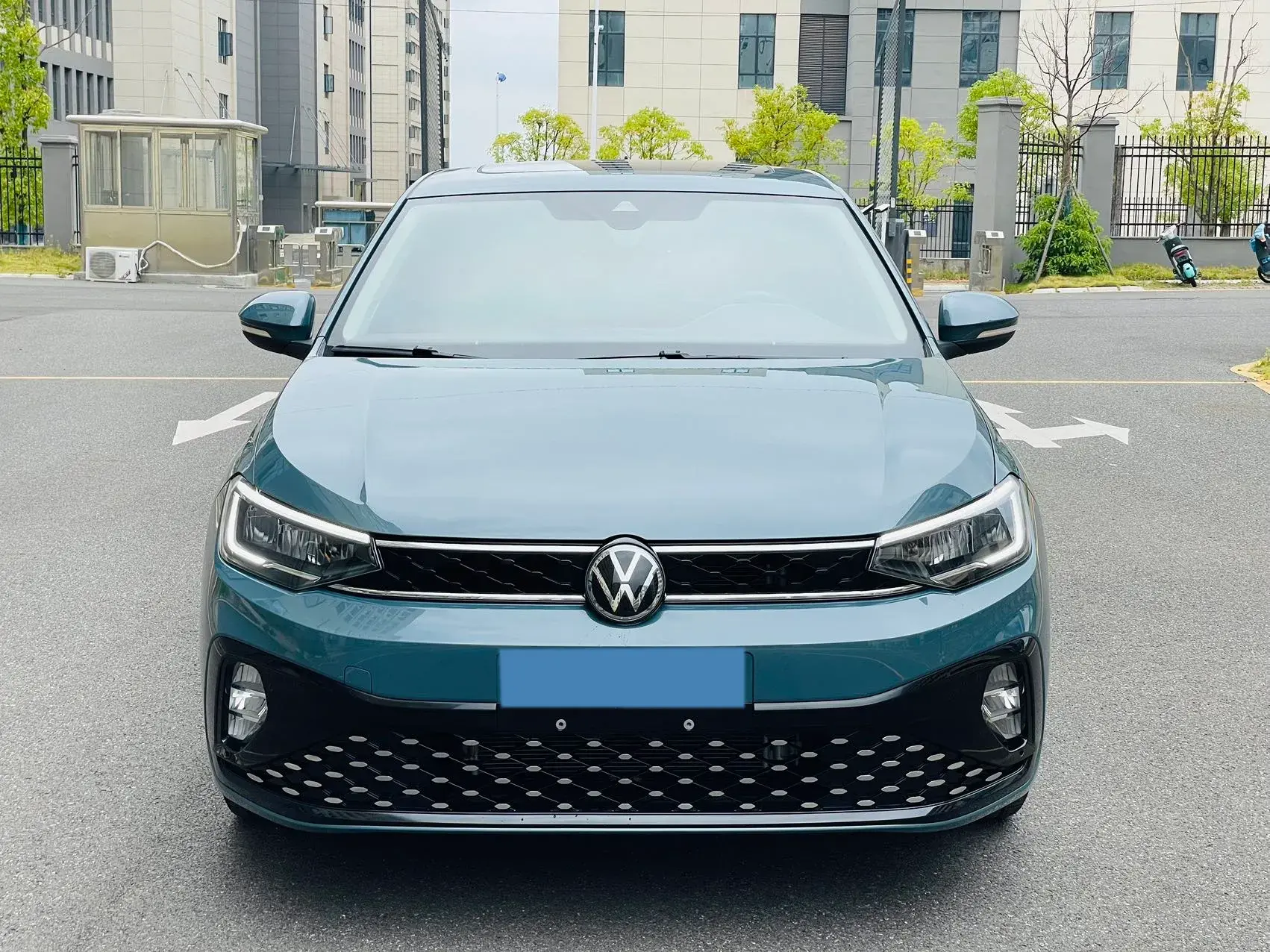 2023 VOLKSWAGEN LAVIDA thumbnail 2