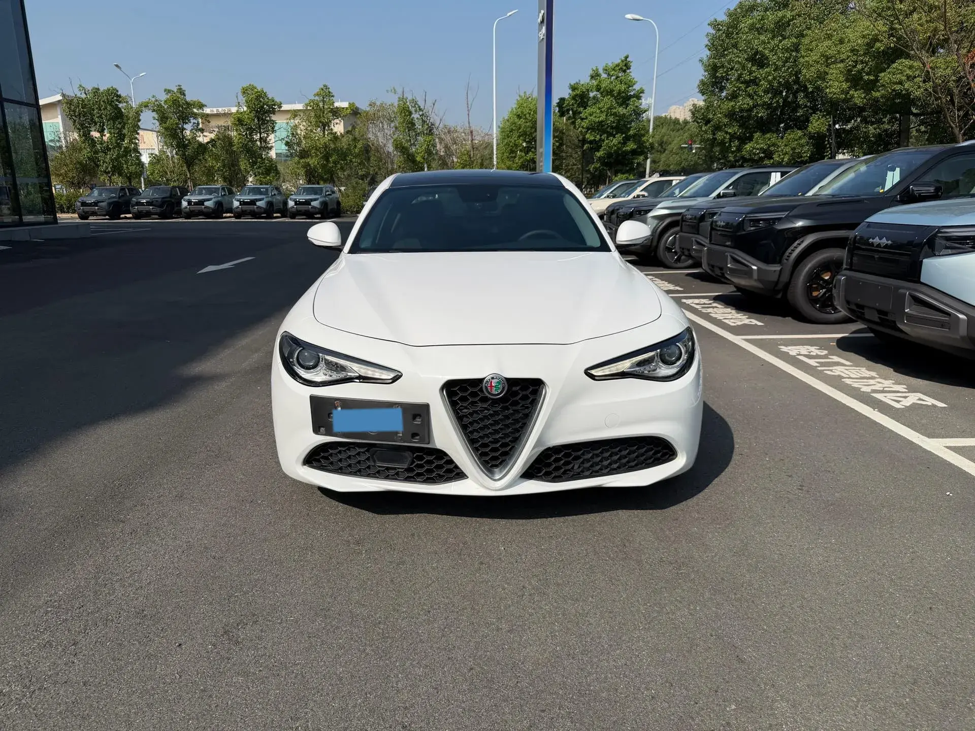 2017 ALFA ROMEO thumbnail 2