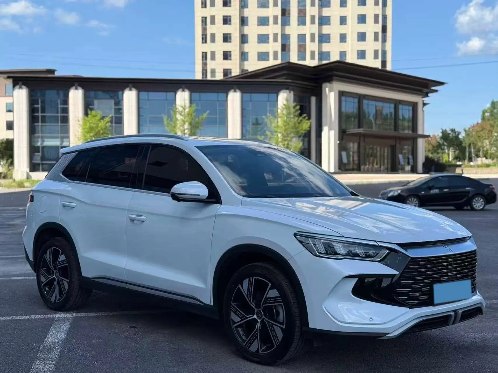 2024 BYD SONG thumbnail 3