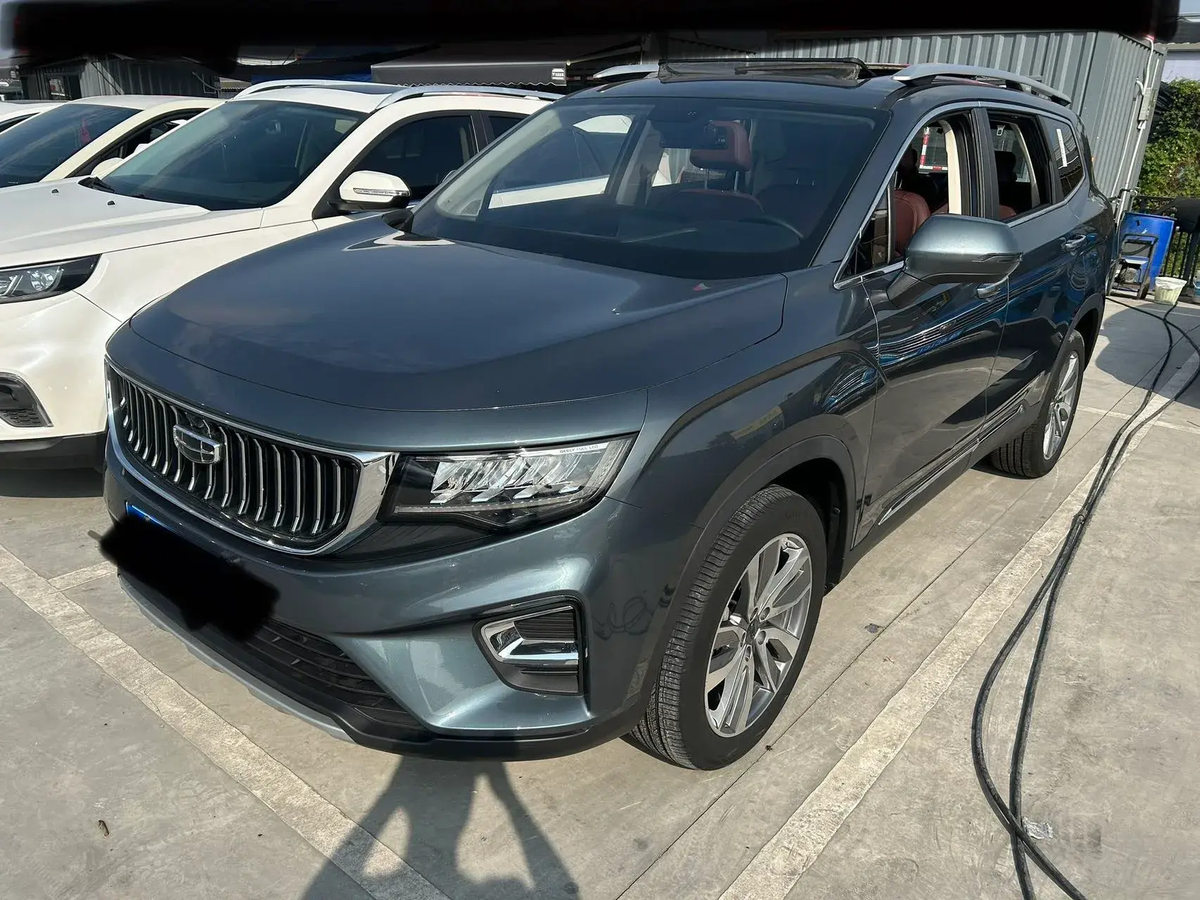 2022 GEELY OKAVANGO view 1