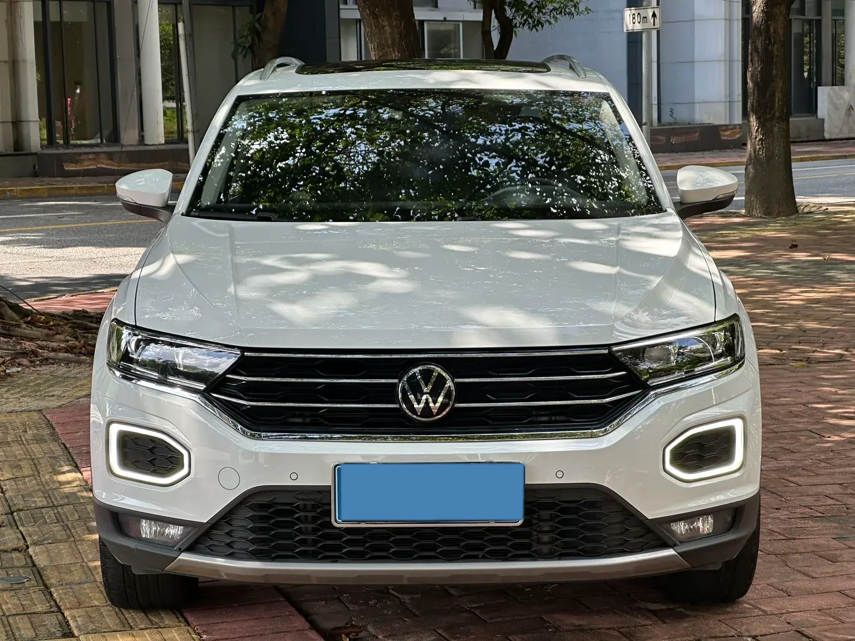 2022 VOLKSWAGEN T-ROC thumbnail 2