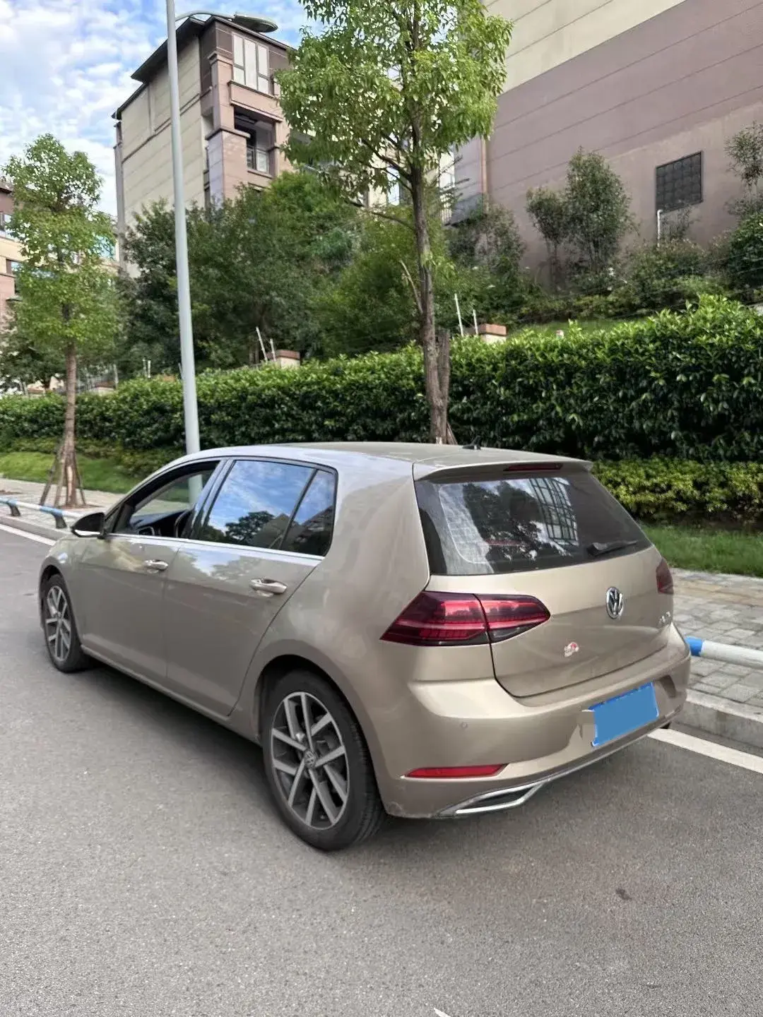 2020 VOLKSWAGEN GOLF thumbnail 4