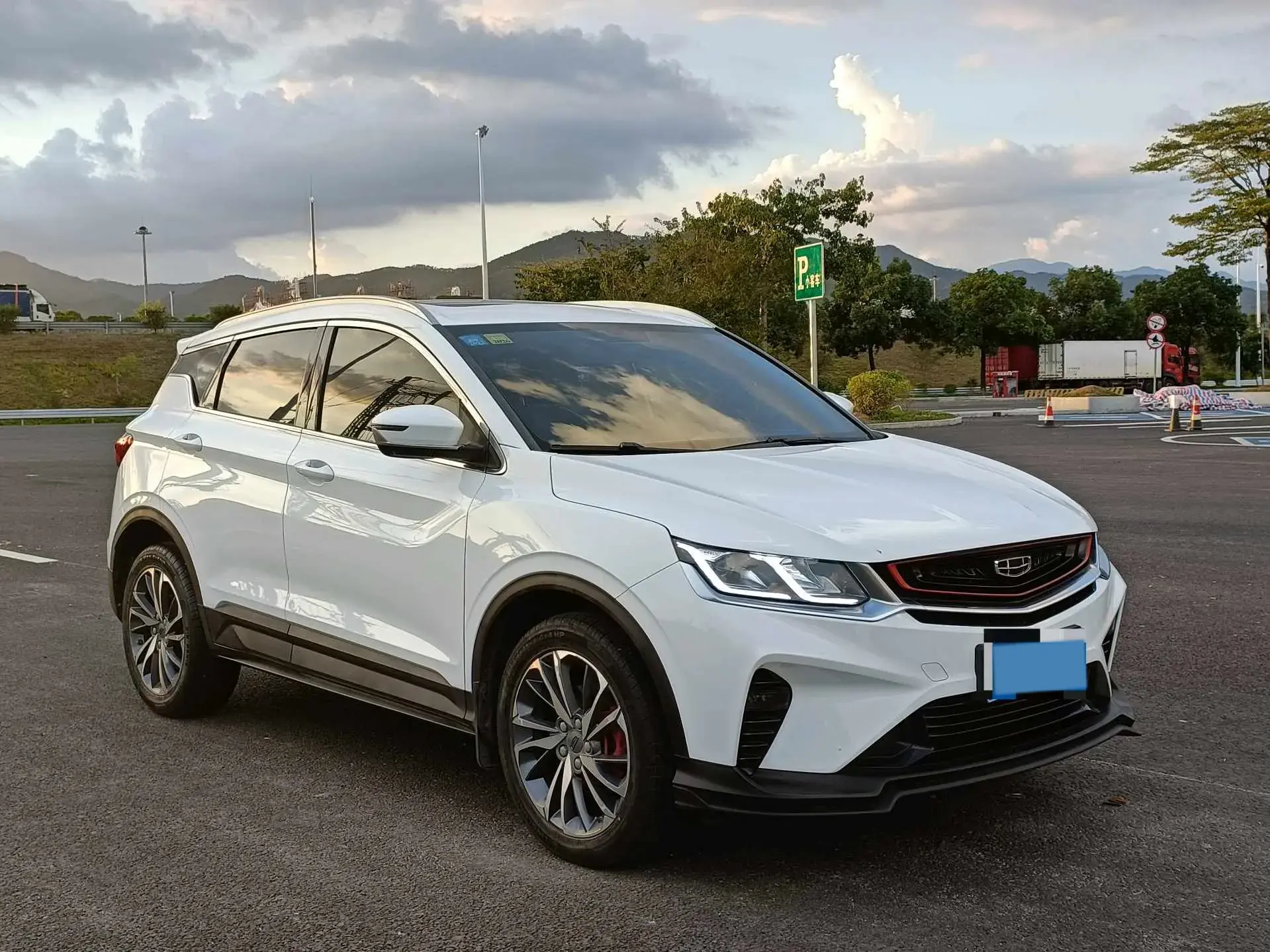 2020 GEELY COOLRAY thumbnail 3