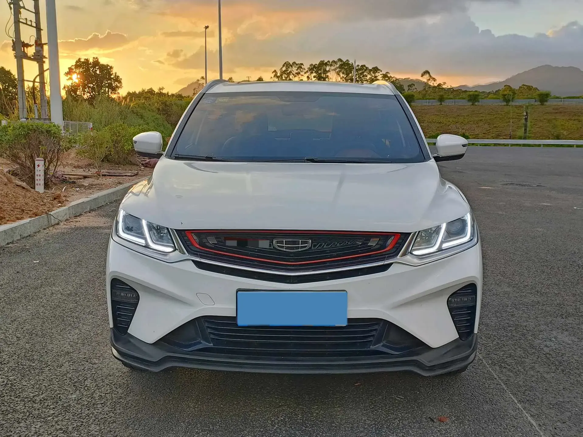 2020 GEELY COOLRAY thumbnail 2