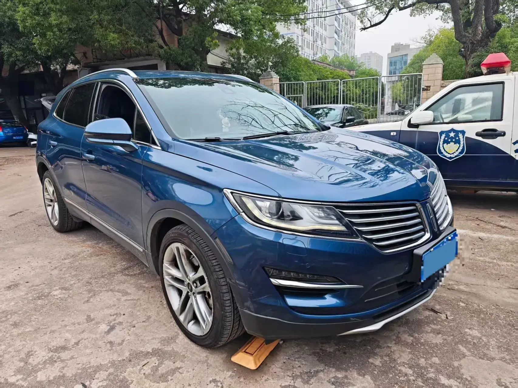2017 LINCOLN MKC thumbnail 3