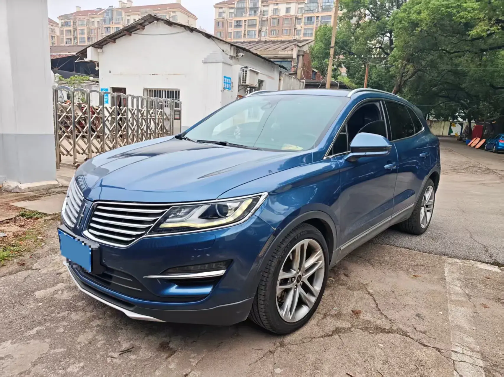 2017 LINCOLN MKC view 1
