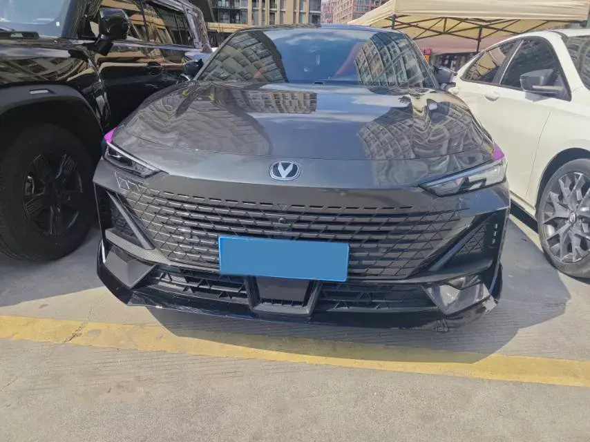 2023 CHANGAN UNI-V thumbnail 2