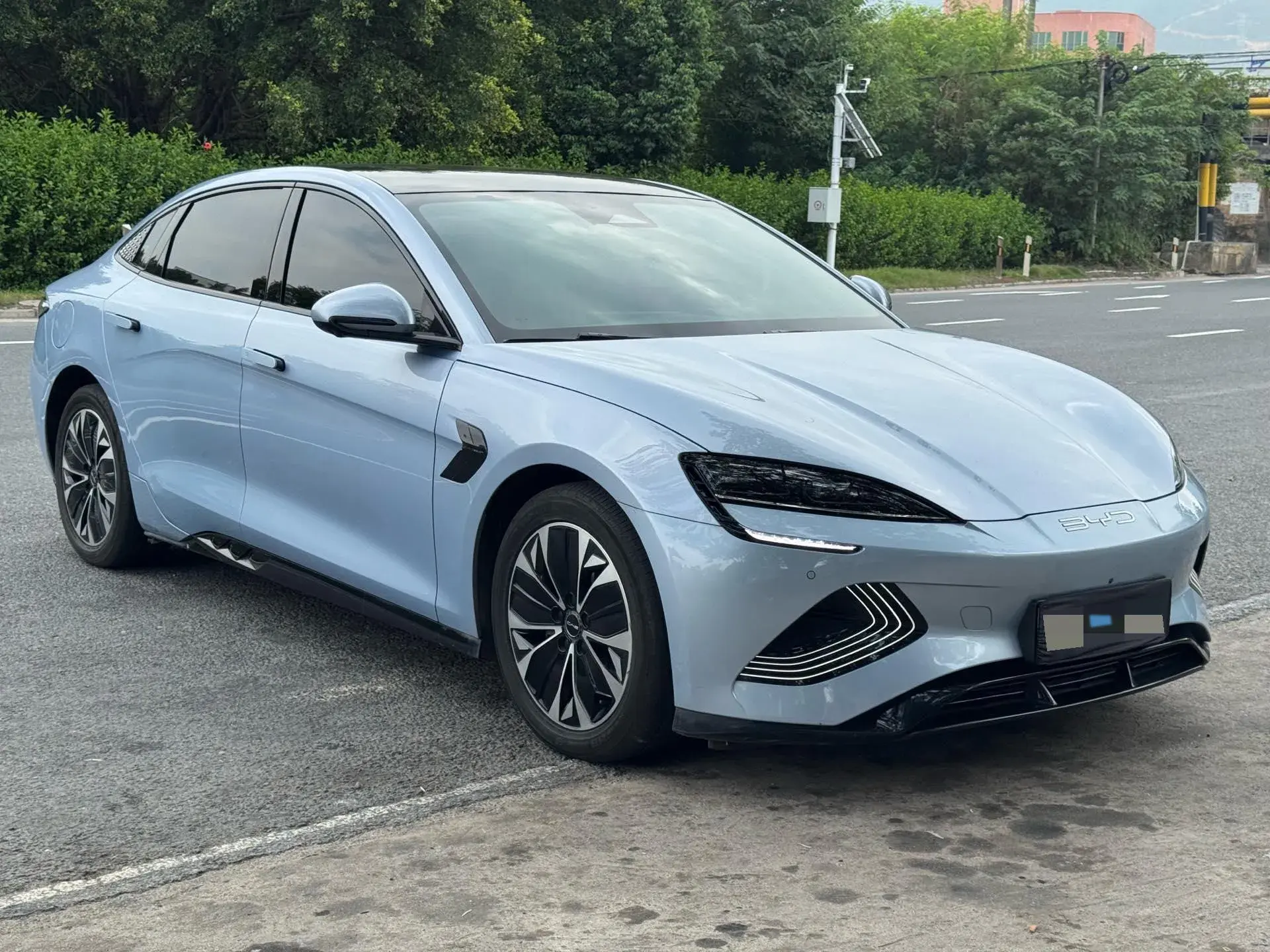 2022 BYD SEAL thumbnail 3