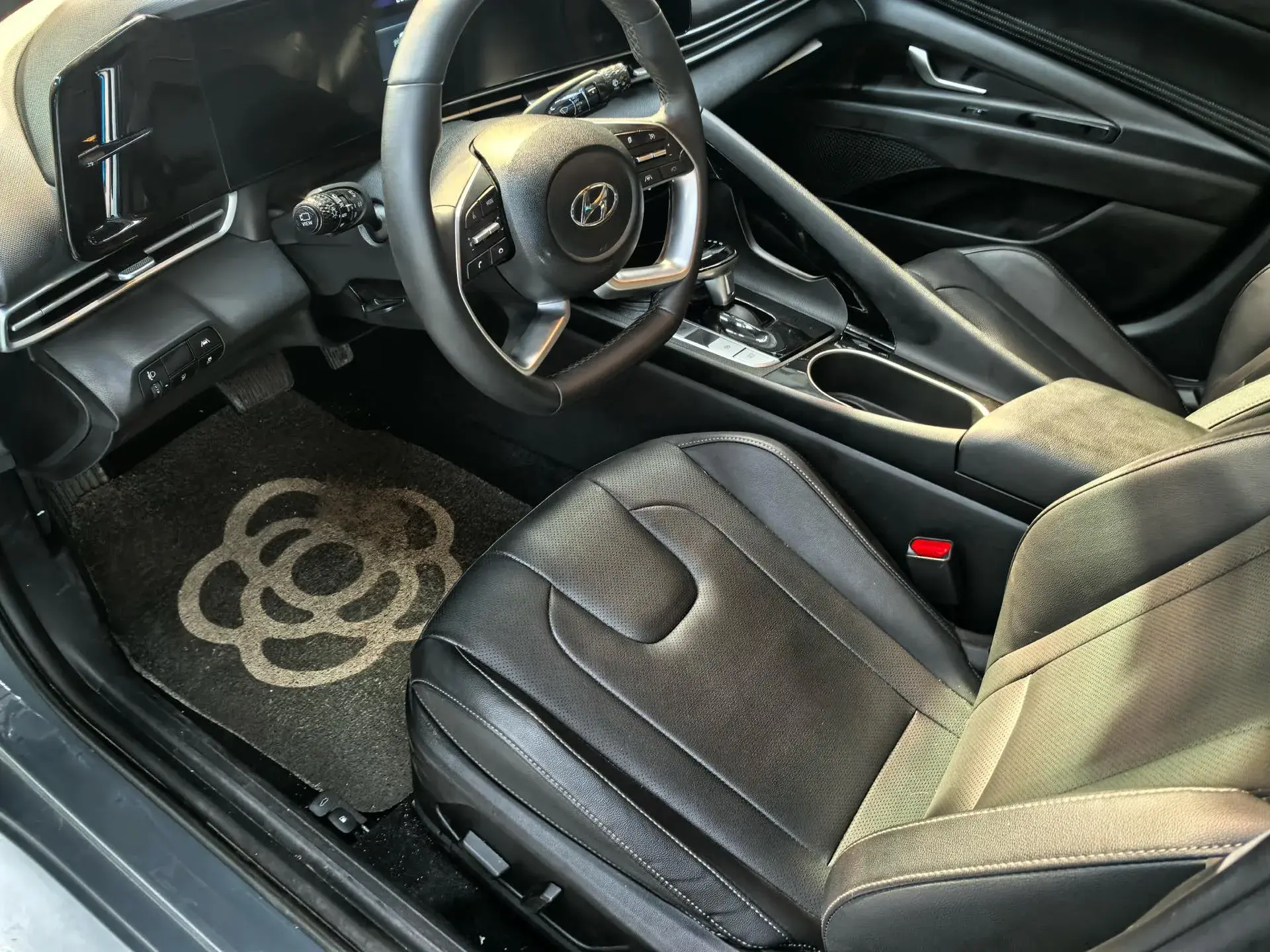 2022 HYUNDAI ELANTRA thumbnail 4