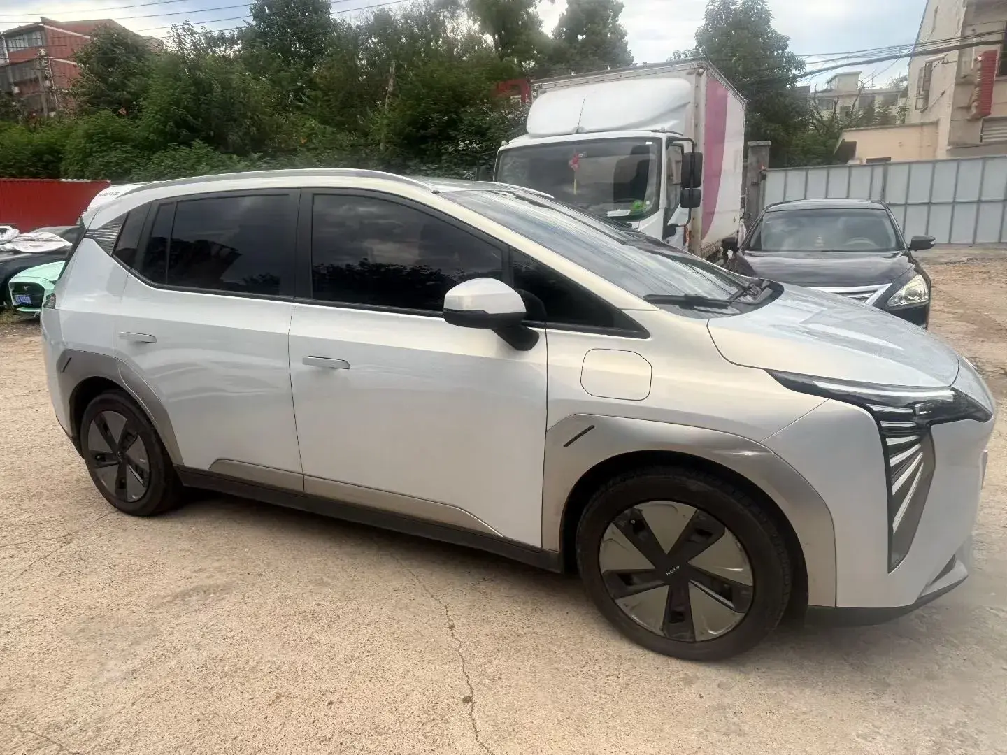 2023 AION Y thumbnail 3