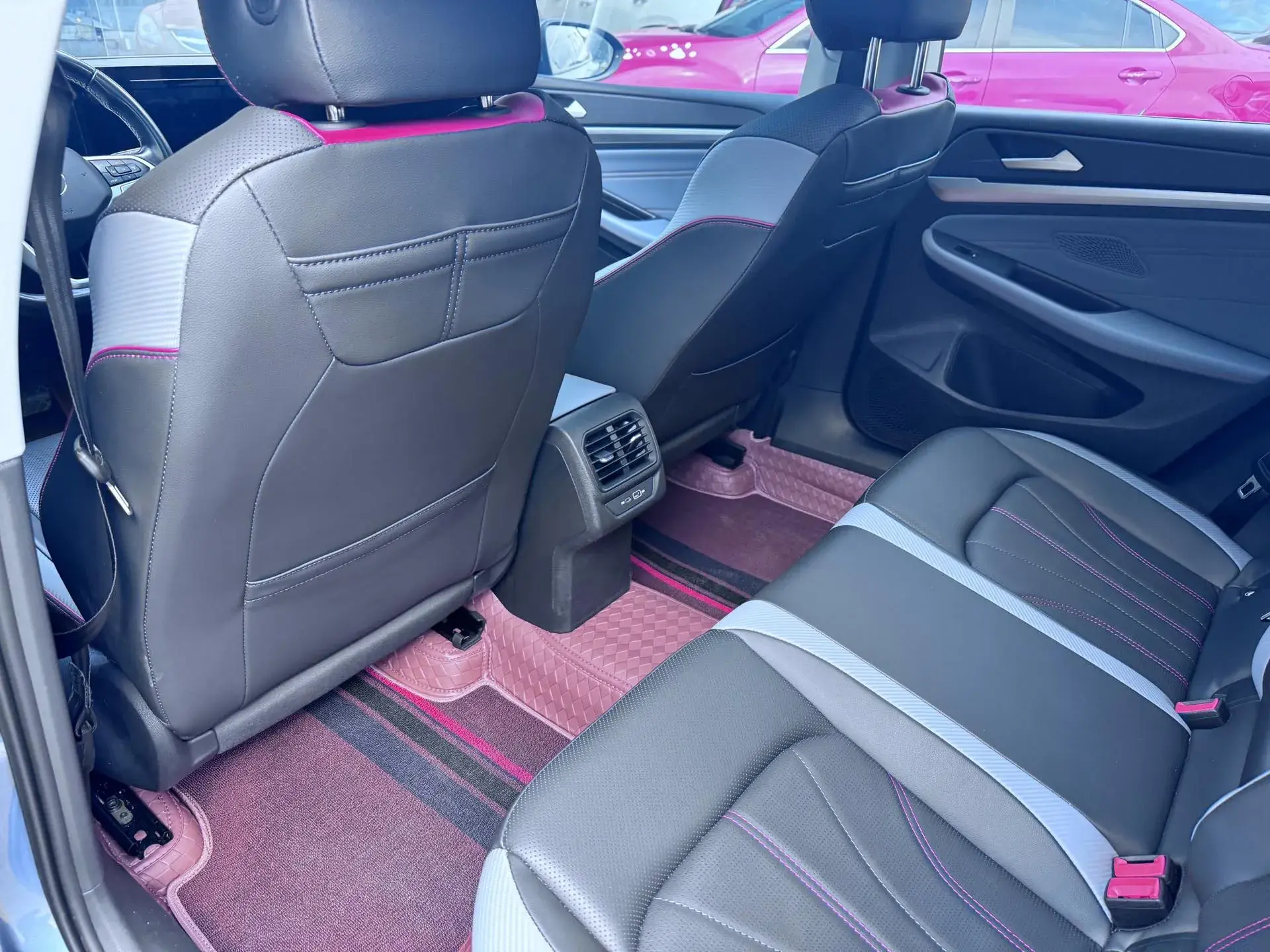 2022 VOLKSWAGEN LAMANDO thumbnail 3