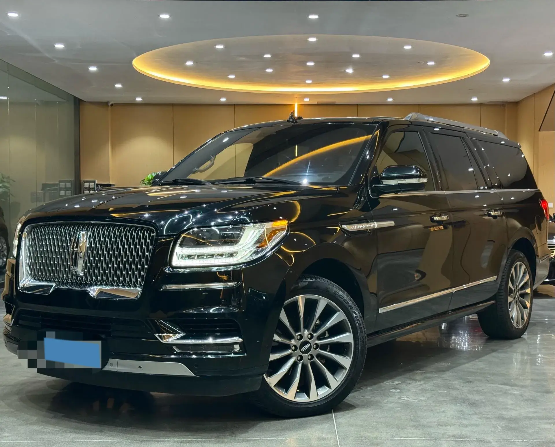 2018 LINCOLN NAVIGATOR view 1