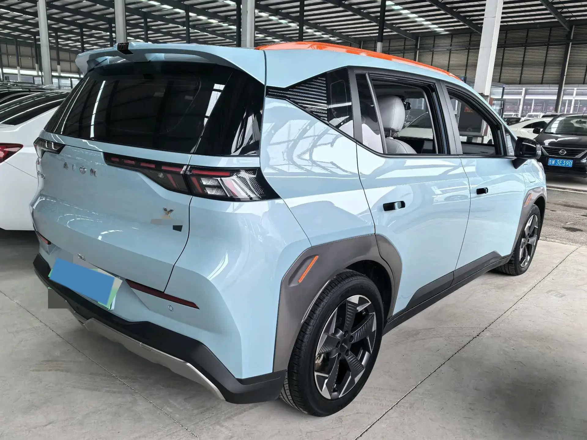 2021 AION Y thumbnail 3