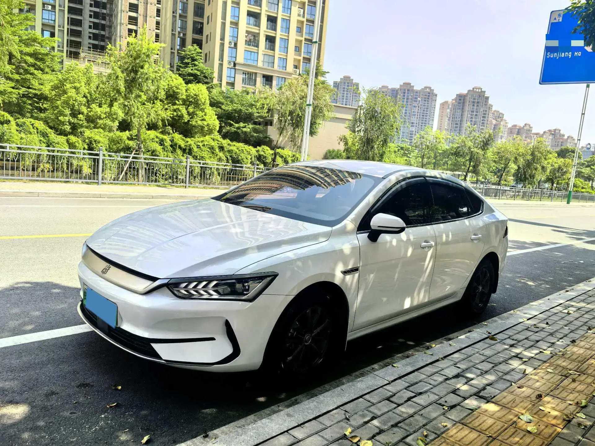 2021 BYD QIN view 1