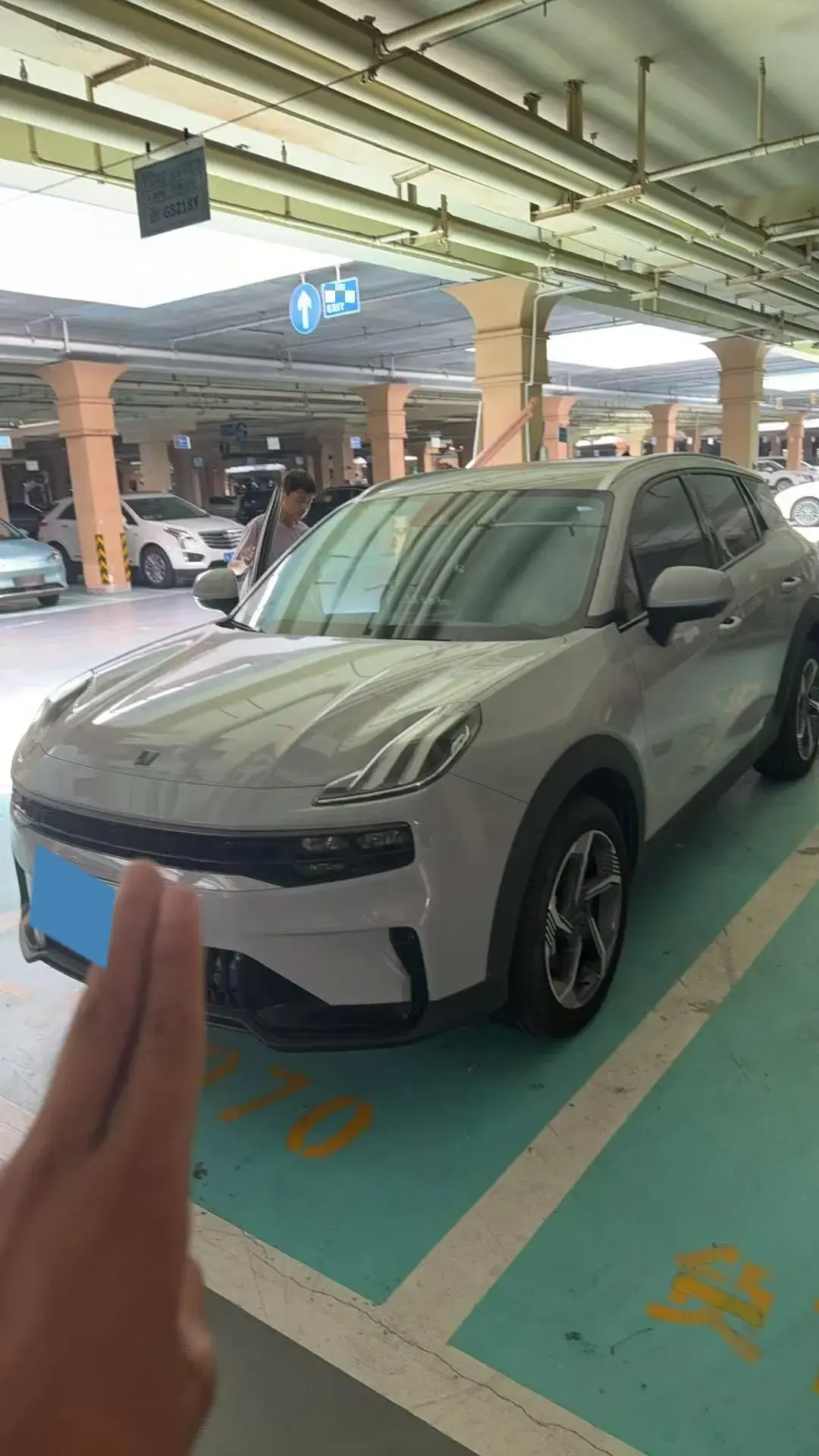 2023 LYNK&CO 06 view 1