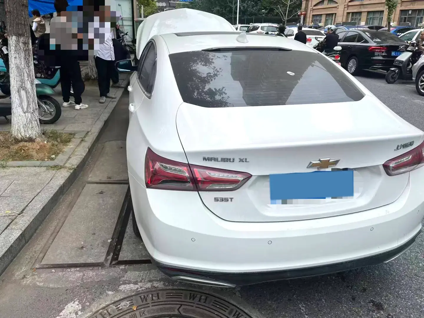 2021 CHEVROLET MALIBU thumbnail 2