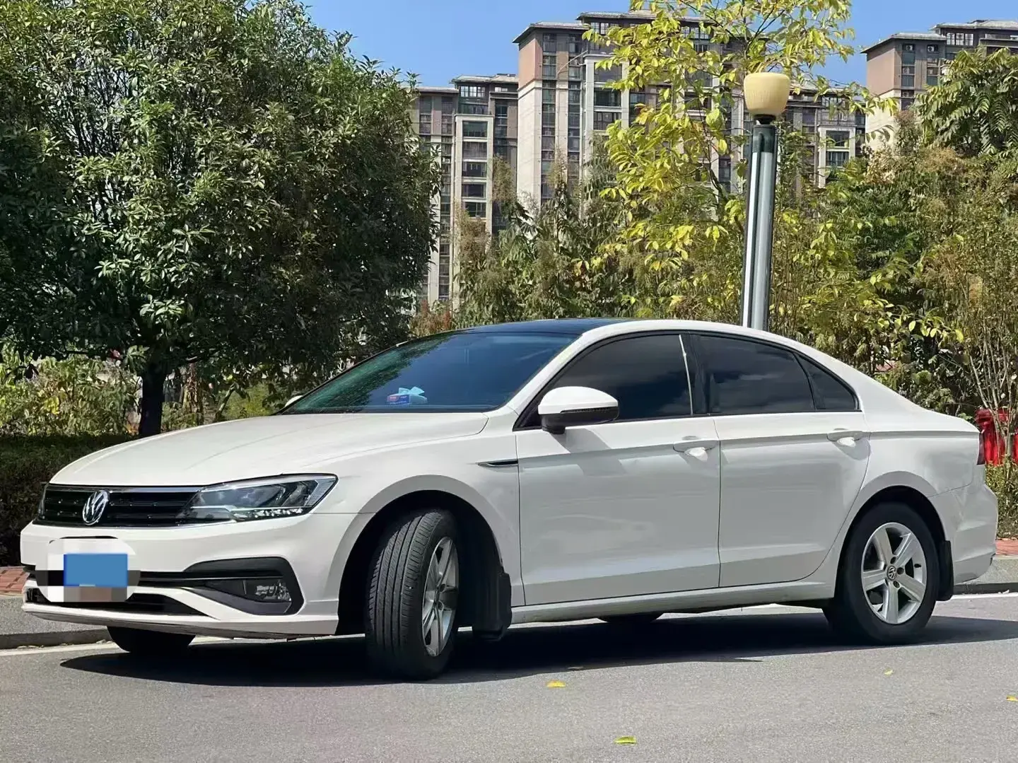 2019 VOLKSWAGEN LAMANDO view 1