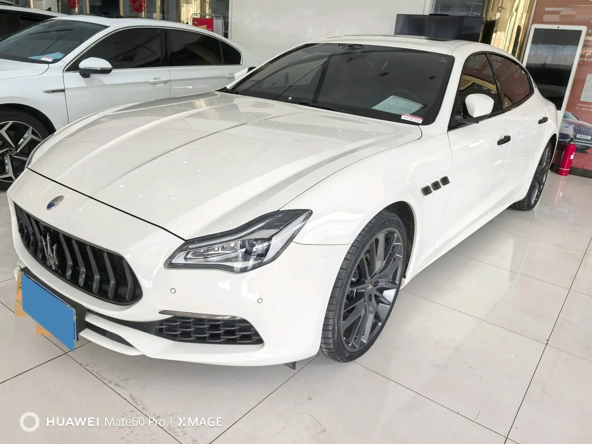 2018 MASERATI QUATTROPORTE view 1