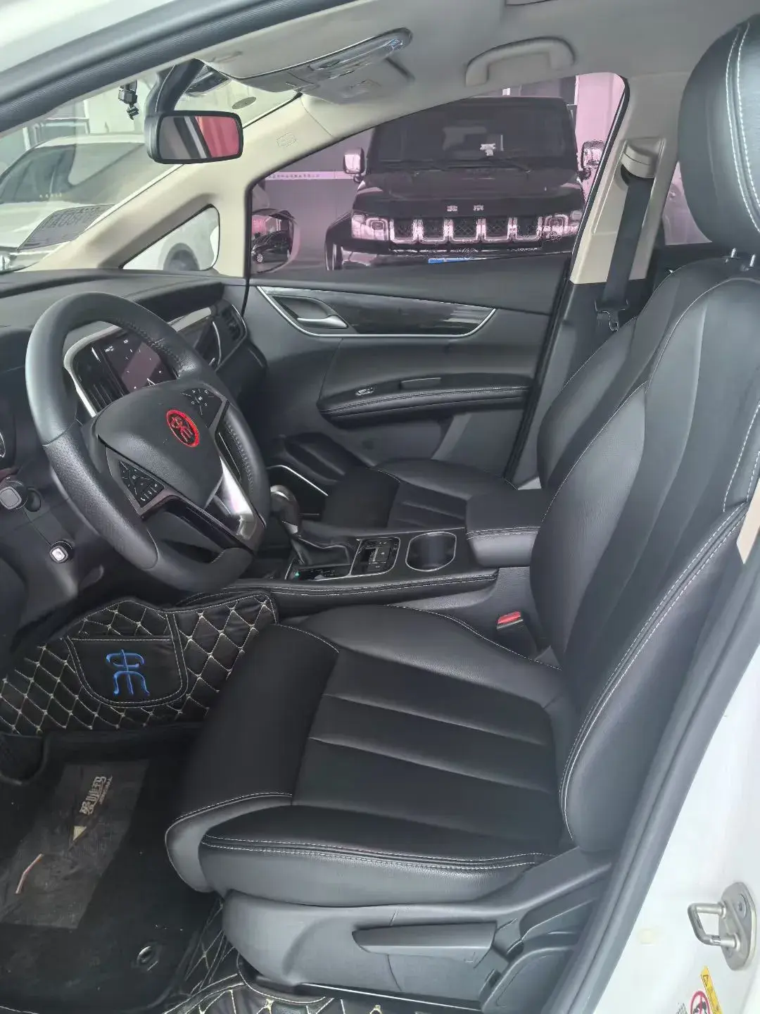 2017 BYD SONG thumbnail 4