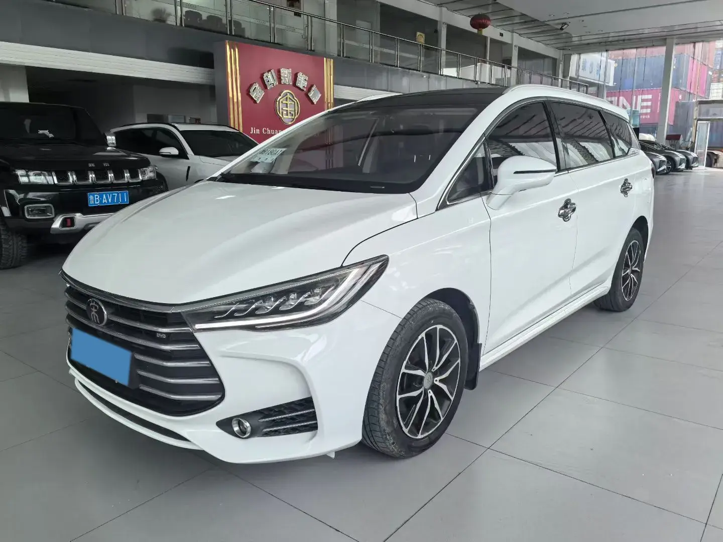 2017 BYD SONG view 1