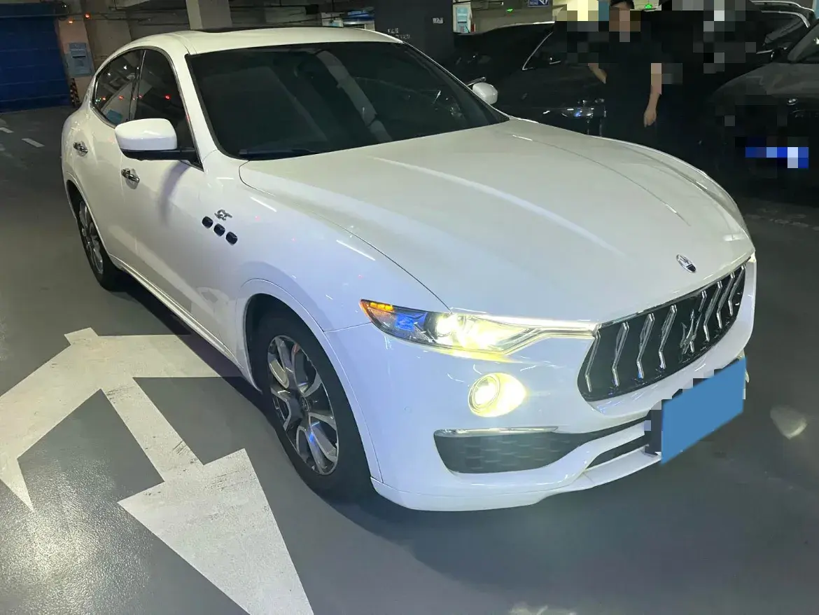 2022 MASERATI LEVANTE thumbnail 3