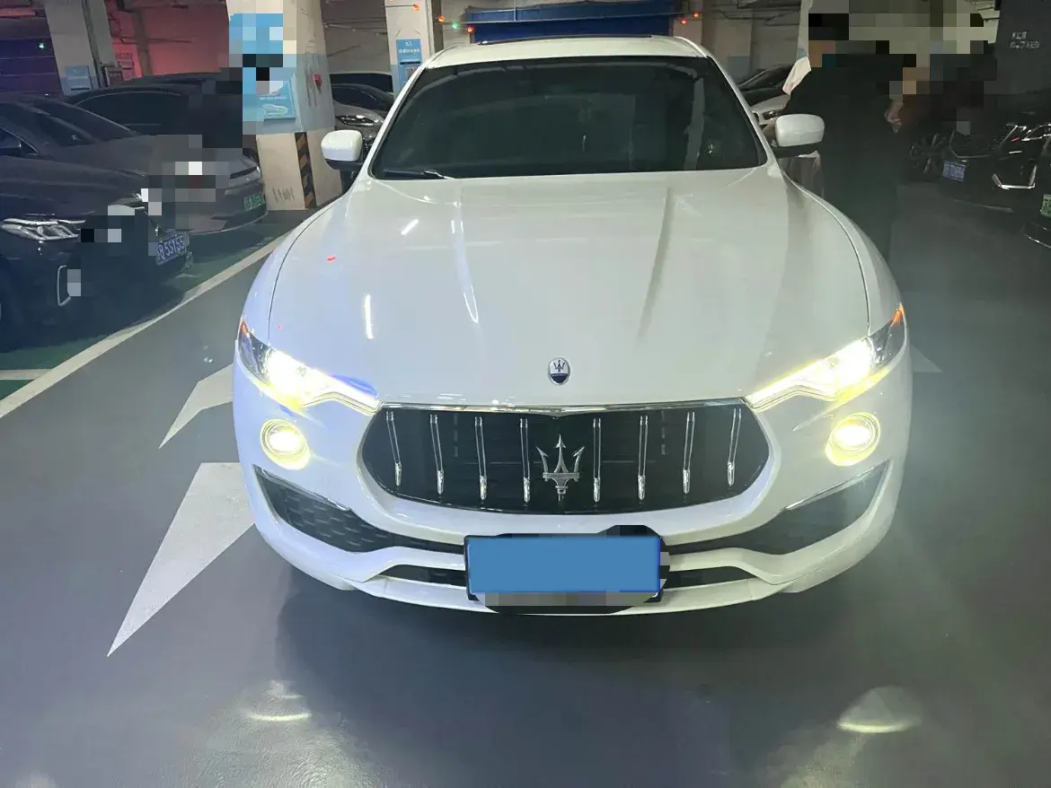 2022 MASERATI LEVANTE thumbnail 2