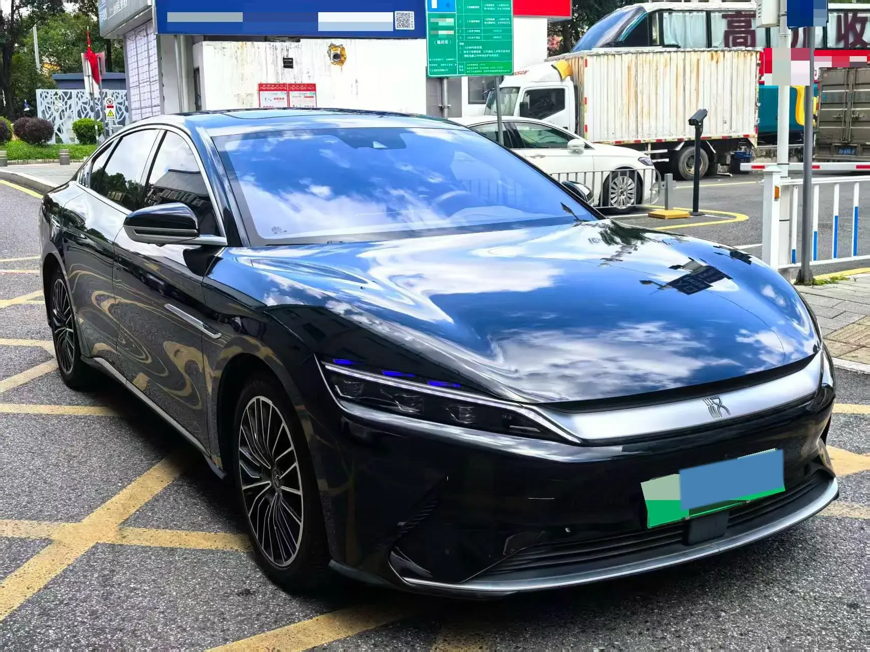 2020 BYD HAN thumbnail 3