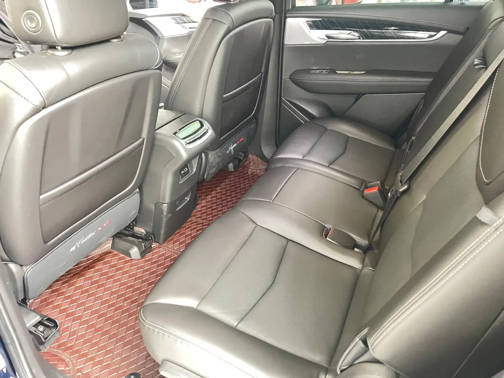 2022 CADILLAC XT6 thumbnail 4