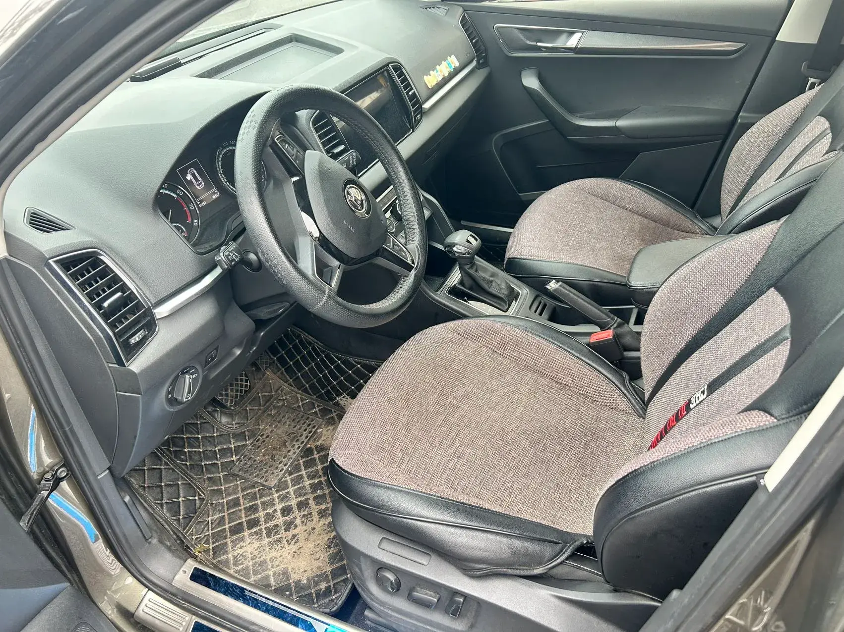 2019 SKODA KAROQ thumbnail 4