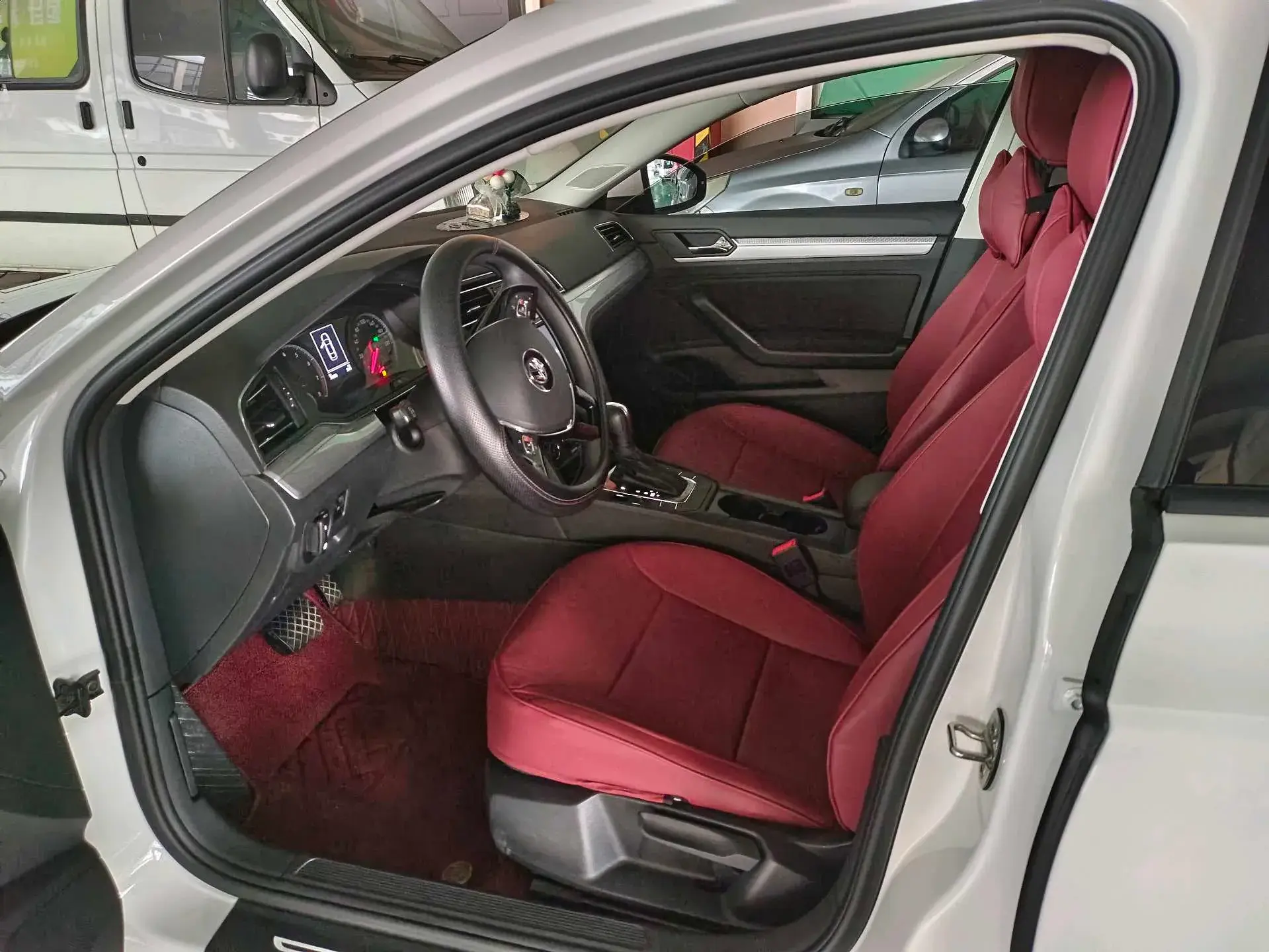 2019 VOLKSWAGEN LAMANDO thumbnail 4