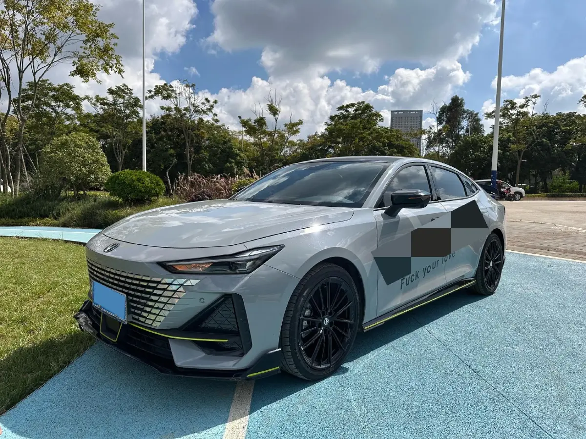 2022 ChangAn UNI-V 1.5T 188HP L4 7DCT