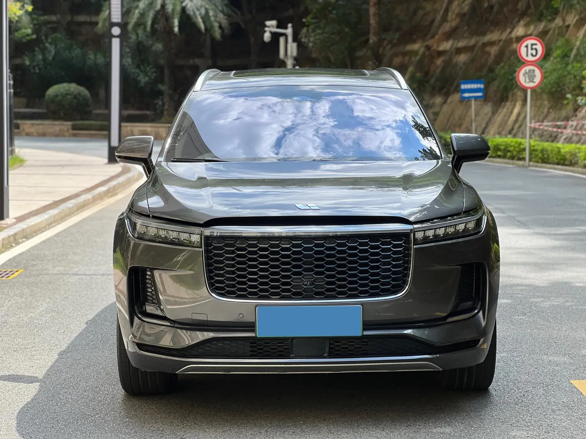 2021 LI ONE thumbnail 2