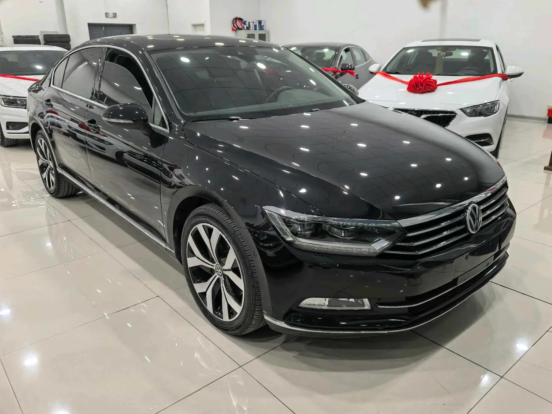 2019 VOLKSWAGEN MAGOTAN thumbnail 3