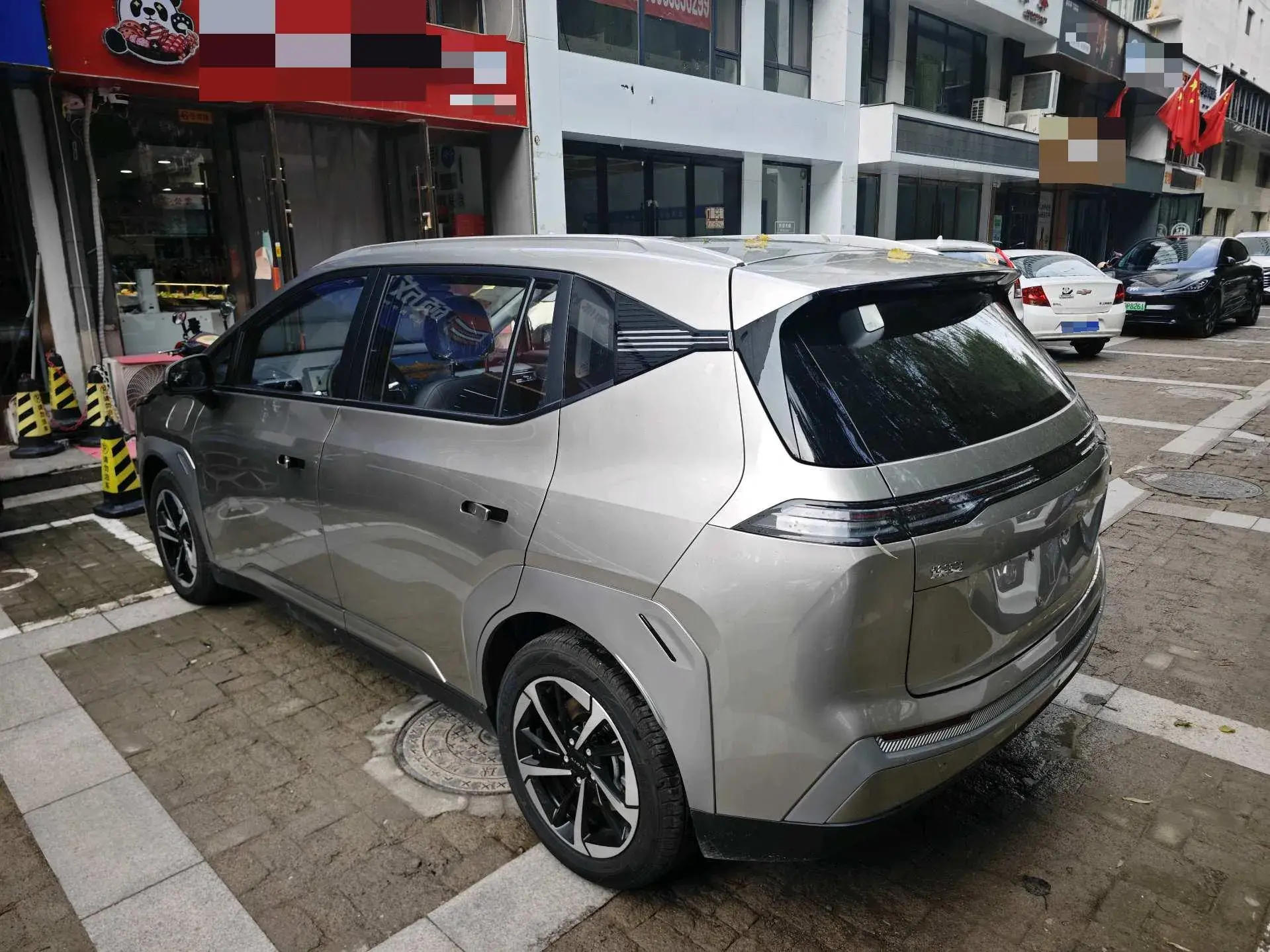 2025 AION Y thumbnail 3