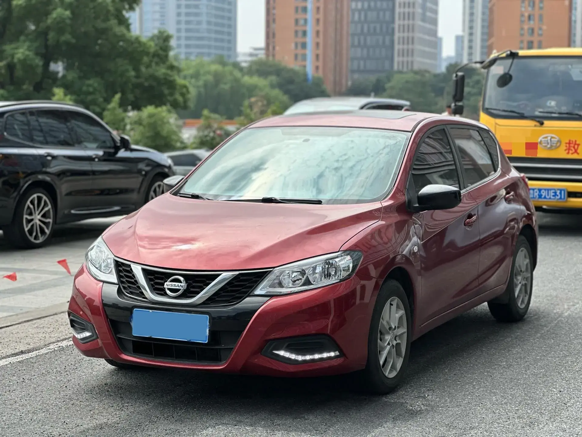 2021 NISSAN TIIDA view 1