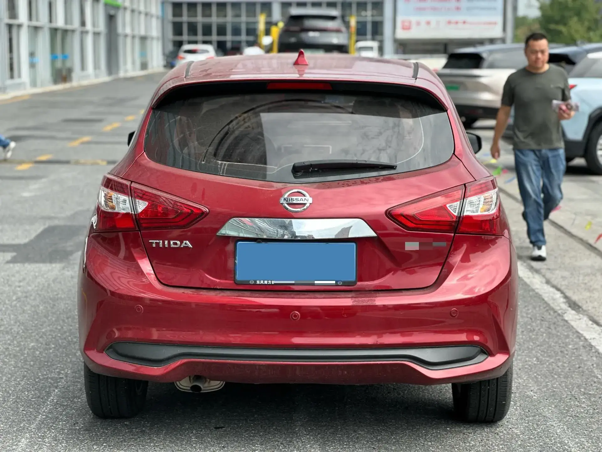 2021 NISSAN TIIDA thumbnail 4