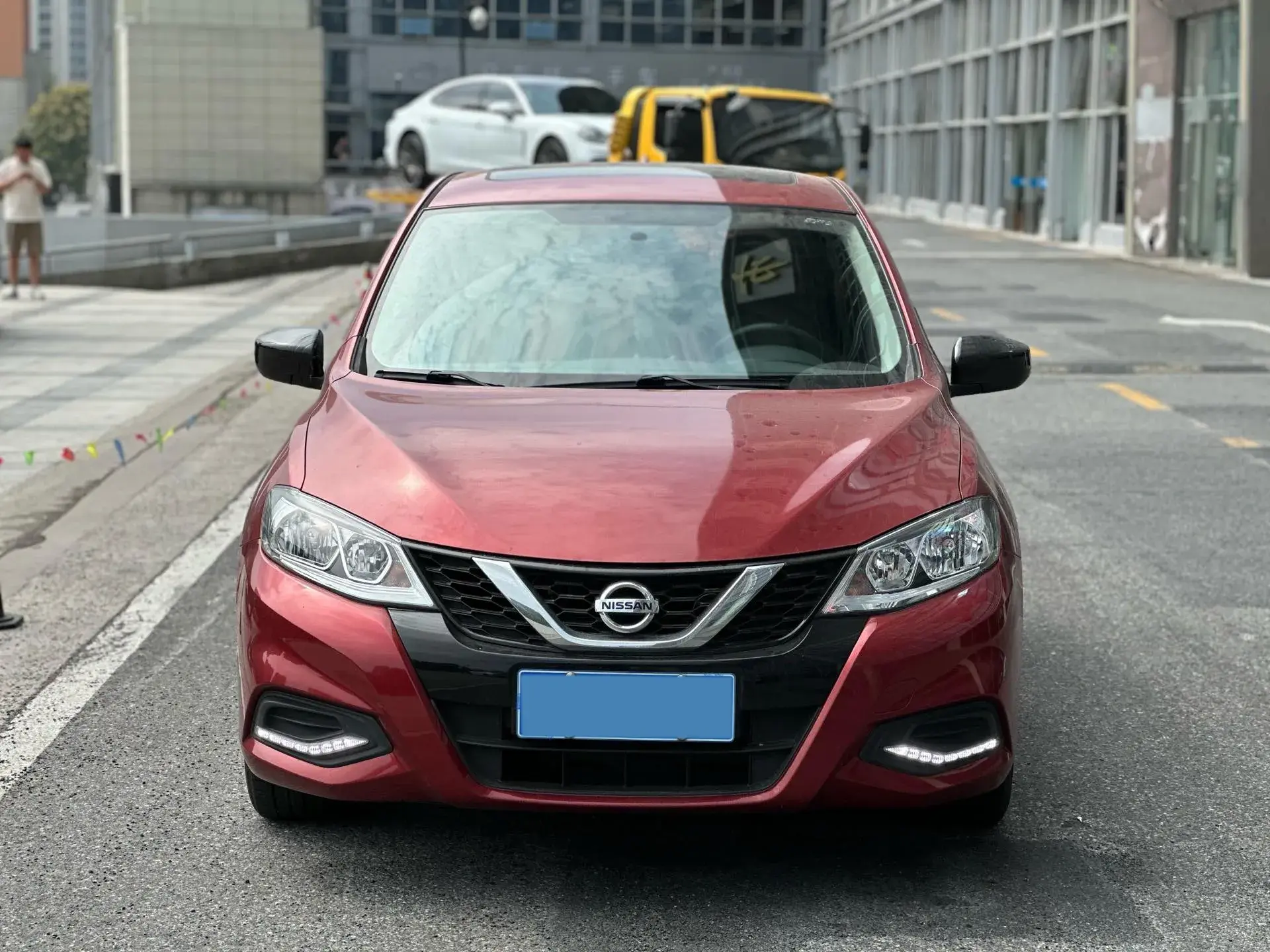 2021 NISSAN TIIDA thumbnail 2